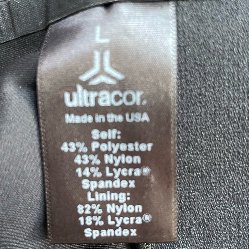 ULTRACOR Altitude Matte Collegiate Crop Top - Picture 5 of 10